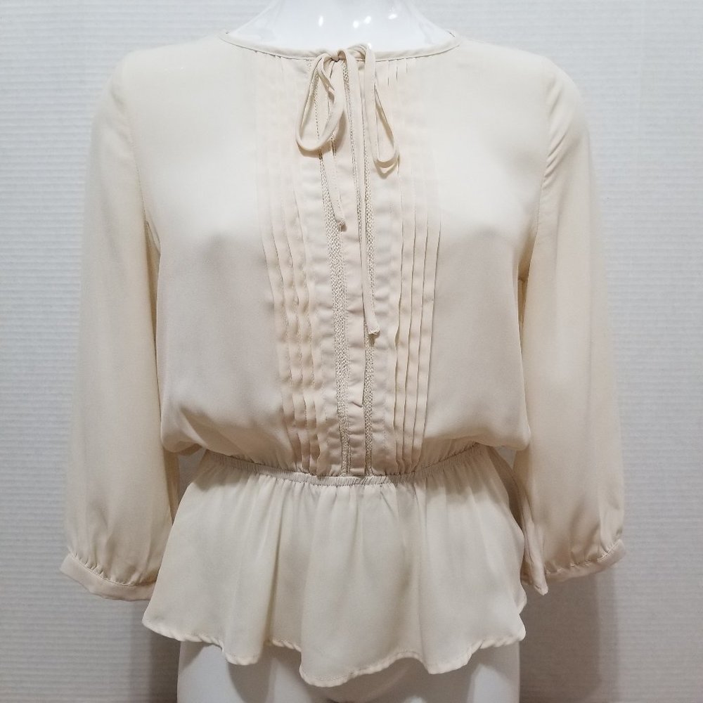 Forever 21 top Small peasant pleated popover crochet tie neck buttons boho